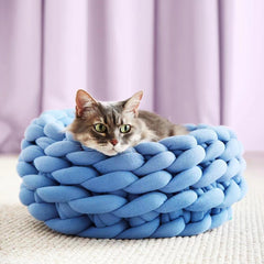 Round Plush Cat Bed - Soft & Warm