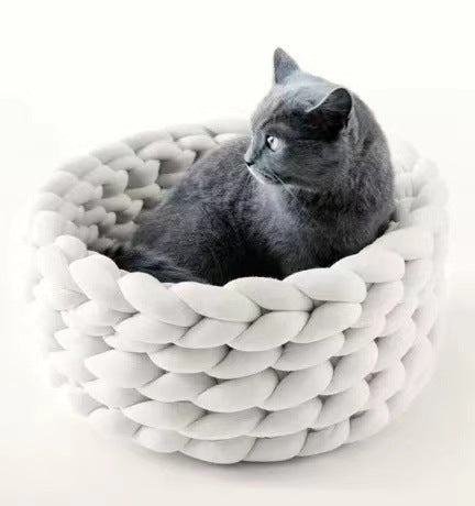 Round Plush Cat Bed - Soft & Warm