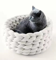 Round Plush Cat Bed - Soft & Warm